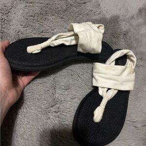 Sanuk Cream and Black Women's Sandals